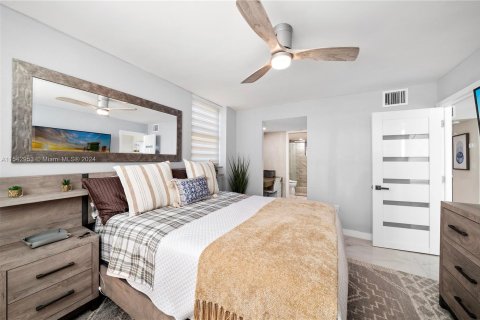 Condo in Miami Beach, Florida, 1 bedroom  № 1040246 - photo 11