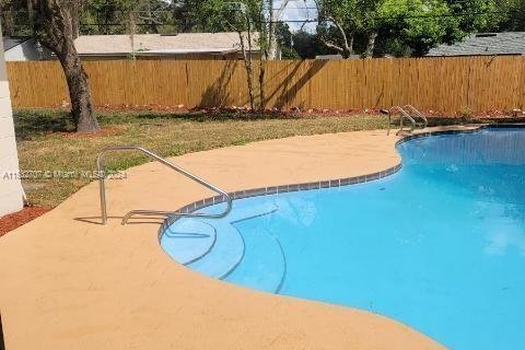 Casa en venta en Orlando, Florida, 4 dormitorios, 230.49 m2 № 1019483 - foto 23