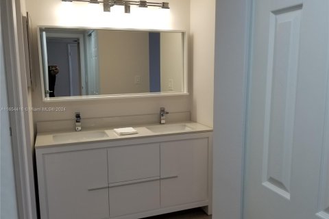 Condo in Aventura, Florida, 1 bedroom  № 1353805 - photo 13