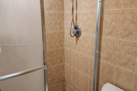 Condo in Aventura, Florida, 1 bedroom  № 1353805 - photo 25