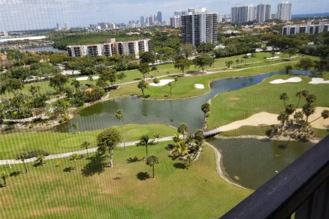 Condo in Aventura, Florida, 1 bedroom  № 1353805 - photo 15