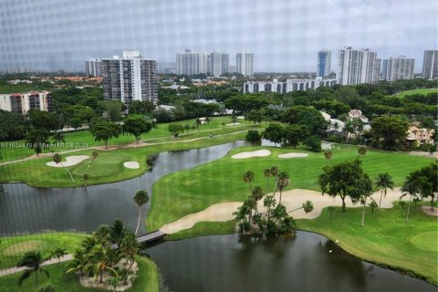 Condo in Aventura, Florida, 1 bedroom  № 1353805 - photo 26