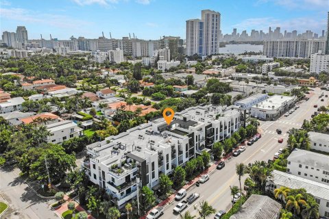 Condo in Miami Beach, Florida, 1 bedroom  № 1353806 - photo 23