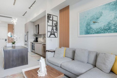 Condo in Miami Beach, Florida, 1 bedroom  № 1353806 - photo 3