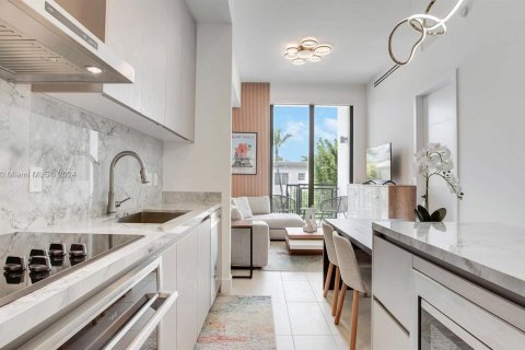 Condo in Miami Beach, Florida, 1 bedroom  № 1353806 - photo 2