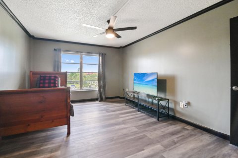 Condo in Lauderhill, Florida, 1 bedroom  № 1092402 - photo 3