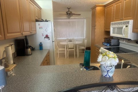 Condo in Tamarac, Florida, 2 bedrooms  № 1070281 - photo 14