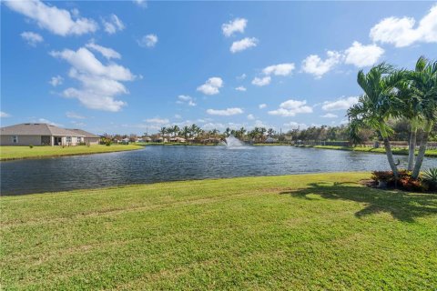 House in Punta Gorda, Florida 4 bedrooms, 171.5 sq.m. № 1414471 - photo 2