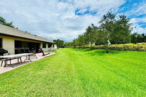 Villa ou maison à vendre à Pembroke Pines, Floride: 4 chambres, 235.23 m2 № 1348102 - photo 4