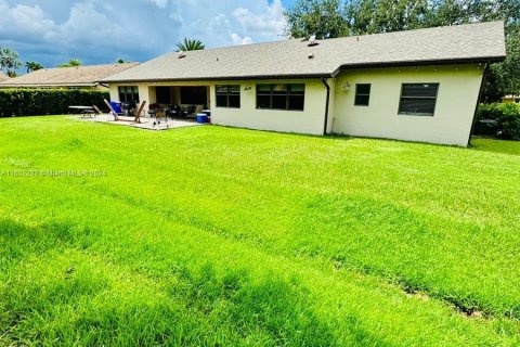 Villa ou maison à vendre à Pembroke Pines, Floride: 4 chambres, 235.23 m2 № 1348102 - photo 5