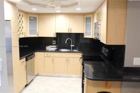 Condominio en venta en Hollywood, Florida, 2 dormitorios, 119.57 m2 № 1348144 - foto 15