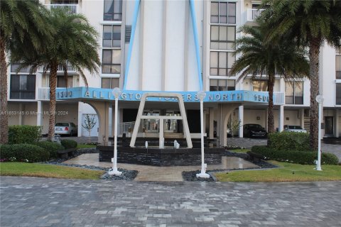 Copropriété à vendre à Hollywood, Floride: 2 chambres, 119.57 m2 № 1348144 - photo 2