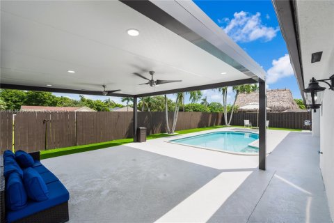 Casa en venta en Miami, Florida, 5 dormitorios № 1348062 - foto 28