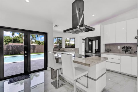 Casa en venta en Miami, Florida, 5 dormitorios № 1348062 - foto 13