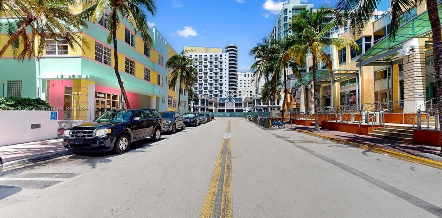 Condo in Miami Beach, Florida, 2 bedrooms  № 1348063