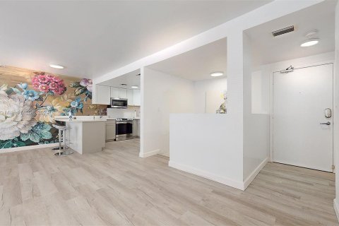 Copropriété à vendre à Miami Beach, Floride: 2 chambres, 84.54 m2 № 1348063 - photo 11