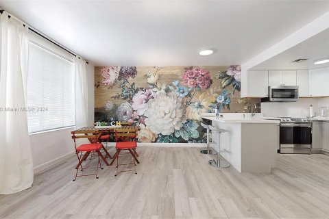 Copropriété à vendre à Miami Beach, Floride: 2 chambres, 84.54 m2 № 1348063 - photo 10