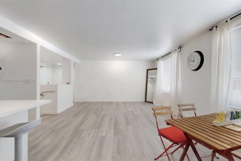 Copropriété à vendre à Miami Beach, Floride: 2 chambres, 84.54 m2 № 1348063 - photo 15