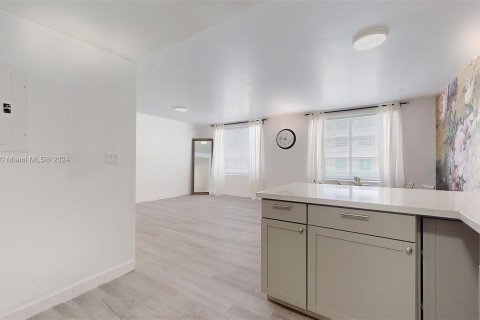 Copropriété à vendre à Miami Beach, Floride: 2 chambres, 84.54 m2 № 1348063 - photo 27