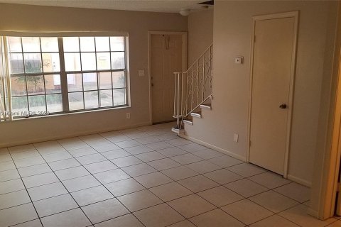 Touwnhouse à louer à Lauderhill, Floride: 2 chambres, 87.33 m2 № 1348061 - photo 5