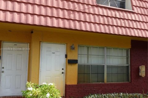 Touwnhouse à louer à Lauderhill, Floride: 2 chambres, 87.33 m2 № 1348061 - photo 1