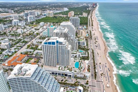 Condo in Fort Lauderdale, Florida  № 1033889 - photo 1