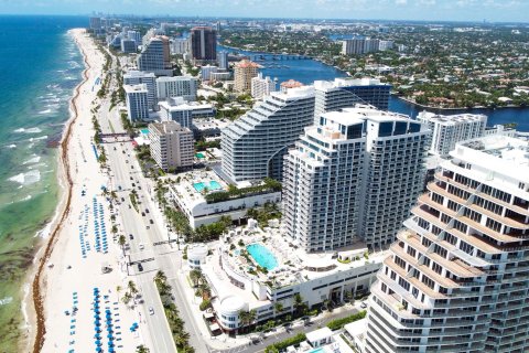 Condo in Fort Lauderdale, Florida  № 1033889 - photo 2