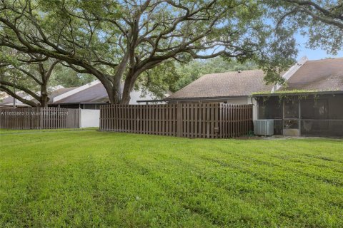 Townhouse in Pembroke Pines, Florida 2 bedrooms, 98.48 sq.m. № 1348667 - photo 23