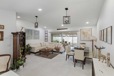 Touwnhouse à vendre à Pembroke Pines, Floride: 2 chambres, 98.48 m2 № 1348667 - photo 4