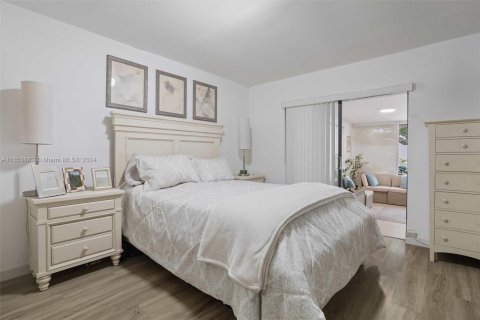 Touwnhouse à vendre à Pembroke Pines, Floride: 2 chambres, 98.48 m2 № 1348667 - photo 10