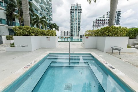 Copropriété à louer à Miami, Floride: 2 chambres, 99.22 m2 № 1348668 - photo 4