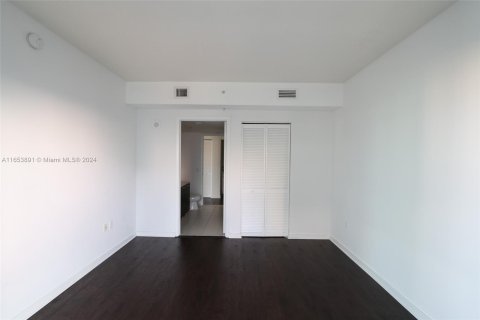 Copropriété à louer à Miami, Floride: 2 chambres, 99.22 m2 № 1348668 - photo 28