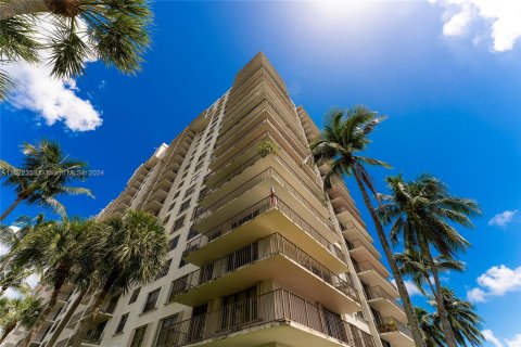 Condominio en venta en Aventura, Florida, 2 dormitorios, 102.56 m2 № 1269241 - foto 24