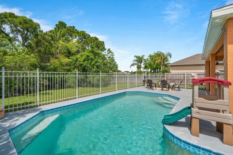 Villa ou maison à vendre à Jensen Beach, Floride: 4 chambres, 209.87 m2 № 1079197 - photo 2