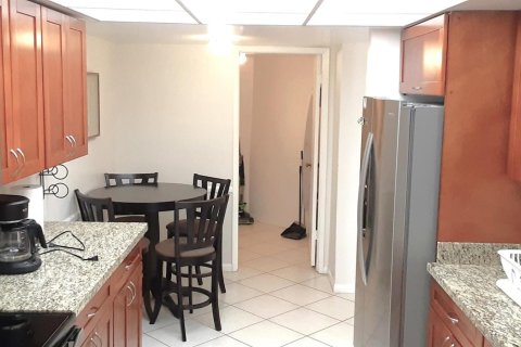 Condo in Delray Beach, Florida, 2 bedrooms  № 1074933 - photo 25