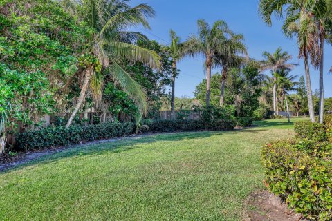 Villa ou maison à vendre à Jensen Beach, Floride: 2 chambres, 160.63 m2 № 1074934 - photo 19