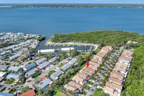 Villa ou maison à vendre à Jensen Beach, Floride: 2 chambres, 160.63 m2 № 1074934 - photo 4