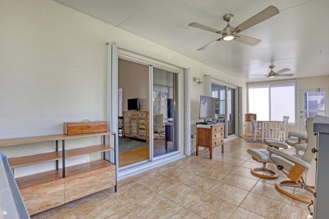 Villa ou maison à vendre à Jensen Beach, Floride: 2 chambres, 160.63 m2 № 1074934 - photo 27
