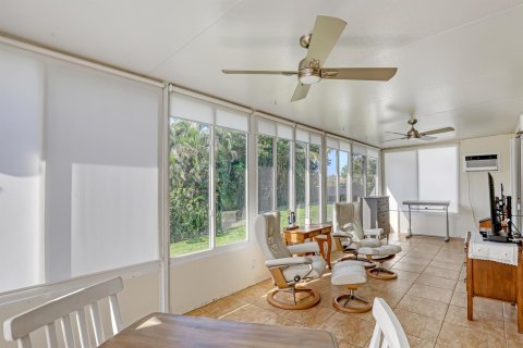 Villa ou maison à vendre à Jensen Beach, Floride: 2 chambres, 160.63 m2 № 1074934 - photo 29