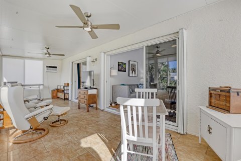 Villa ou maison à vendre à Jensen Beach, Floride: 2 chambres, 160.63 m2 № 1074934 - photo 28