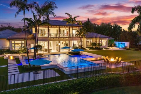 Villa ou maison à vendre à Weston, Floride: 5 chambres, 793.2 m2 № 1040453 - photo 1