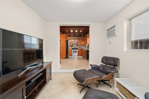 Casa en venta en Miami, Florida, 3 dormitorios, 162.95 m2 № 1398064 - foto 13