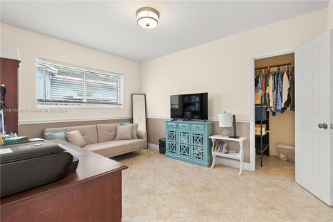 Casa en venta en Miami, Florida, 3 dormitorios, 162.95 m2 № 1398064 - foto 14