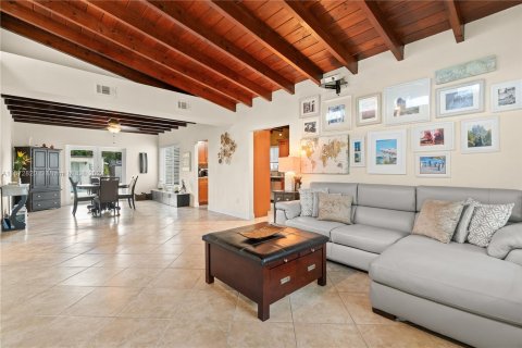 Casa en venta en Miami, Florida, 3 dormitorios, 162.95 m2 № 1398064 - foto 4