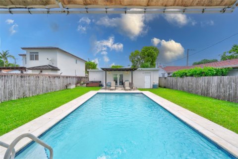 Casa en venta en Miami, Florida, 3 dormitorios, 162.95 m2 № 1398064 - foto 21