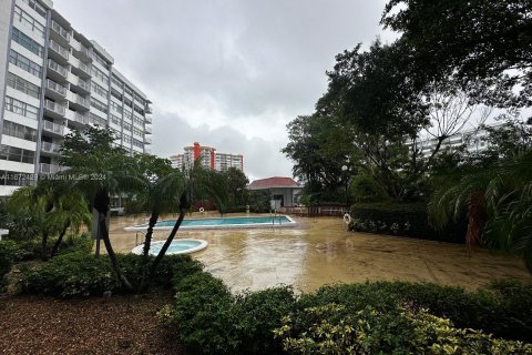 Condominio en venta en Miami, Florida, 1 dormitorio, 76.64 m2 № 1398106 - foto 4