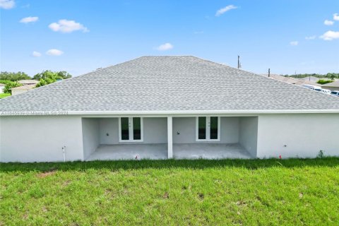 Propiedad comercial en venta en Lehigh Acres, Florida № 1329086 - foto 5