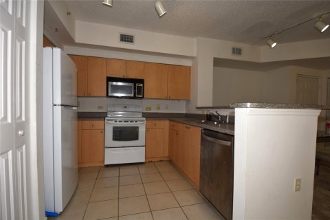 Condo in Miramar, Florida, 2 bedrooms  № 1033837 - photo 17