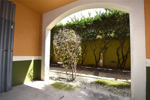 Condo in Miramar, Florida, 2 bedrooms  № 1033837 - photo 24