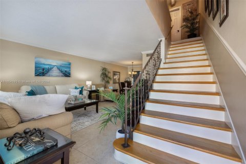 Townhouse in Lauderdale-by-the-Sea, Florida 2 bedrooms, 136.85 sq.m. № 1348894 - photo 4